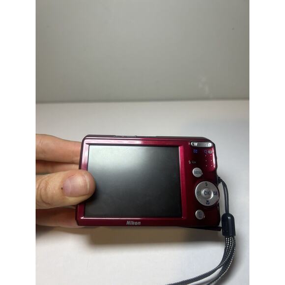 Nikon Coolpix L20 Red 10 Megapixels For Parts Not Working - Picture 4 of 8